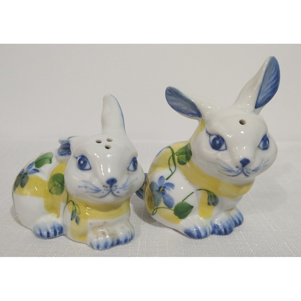 Andrea by Sadek Floral Bunny Rabbit Ceramic Salt & Pepper Shaker Set EUC